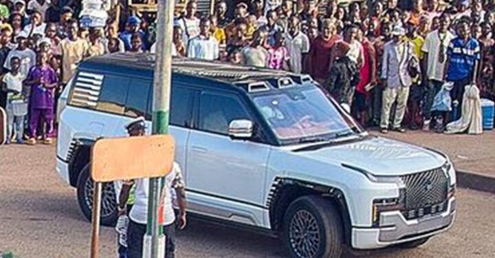 FACT-CHECK: Did Sierra Leone President Maada Bio receive vehicle gift from Chinese investor?
